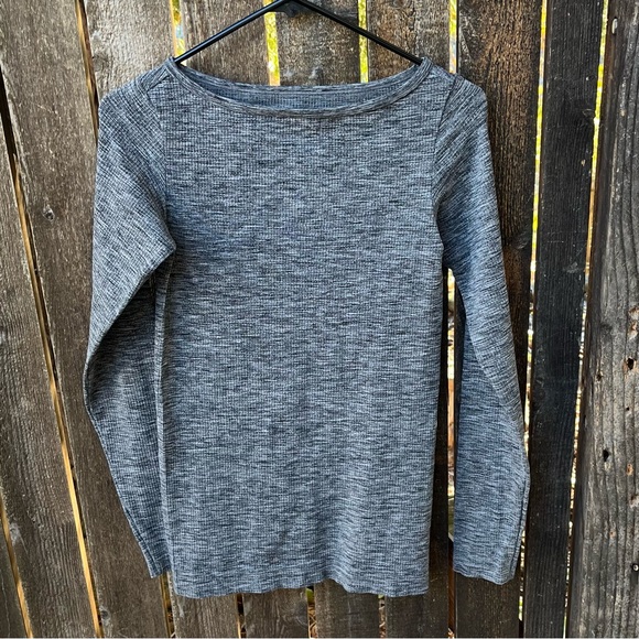 Athleta Wm’s Renew Ballerina Neckline Longsleeve Top In Gray Heather Sz M - Picture 5 of 9